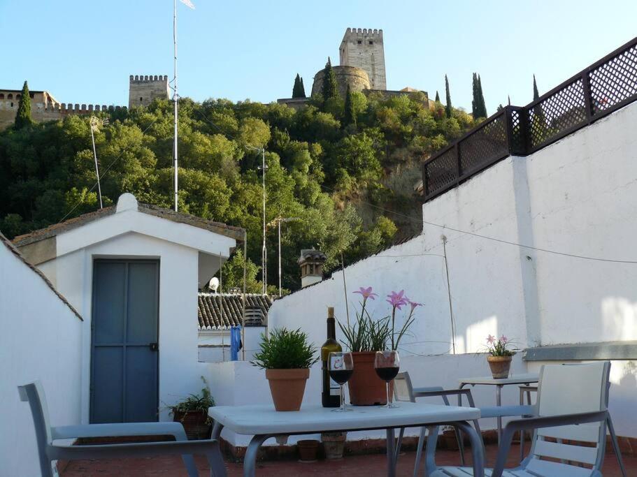 Frente A La Alhambra Apartment กรานาดา ภายนอก รูปภาพ